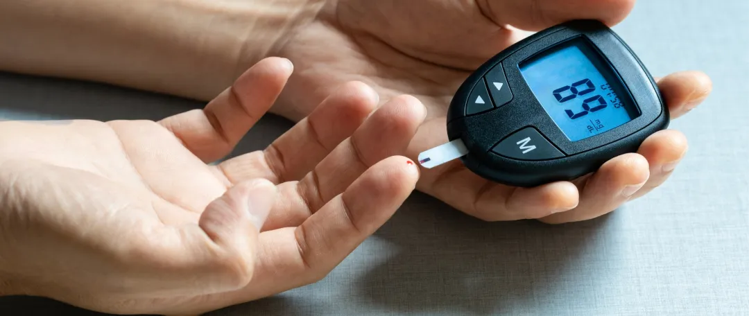 monitor blood glucose