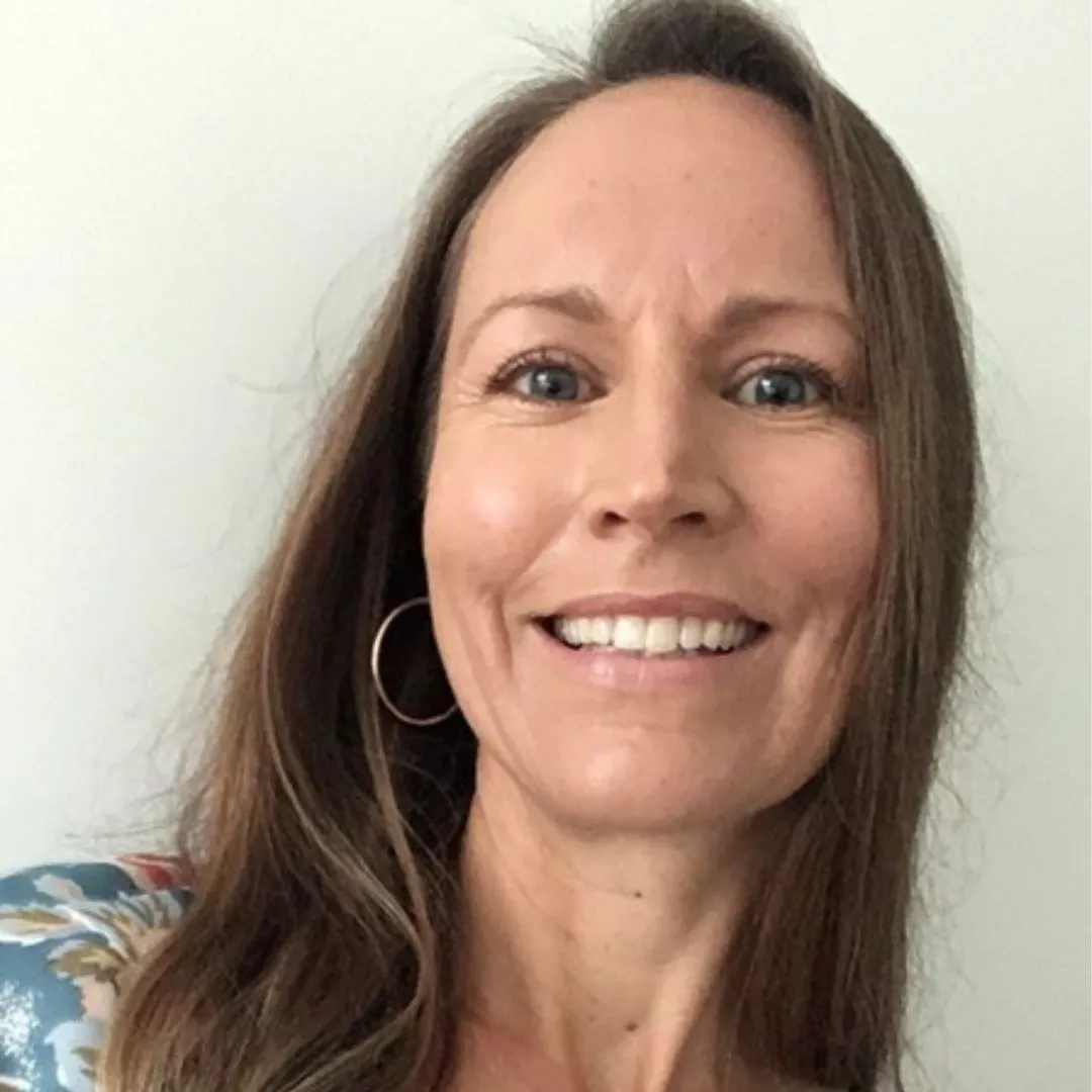Dr Coral Dixon