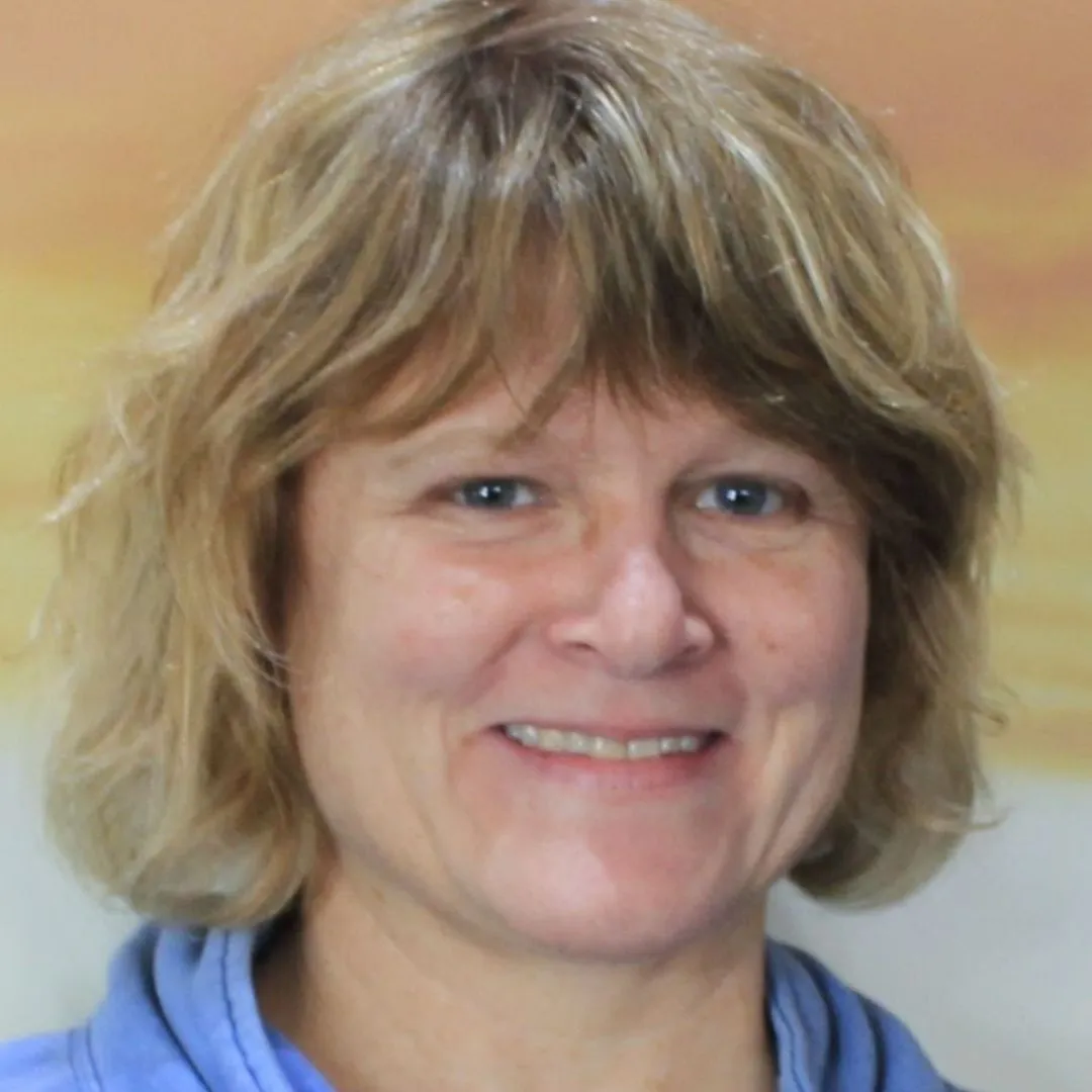 Dr Hannah Cummins